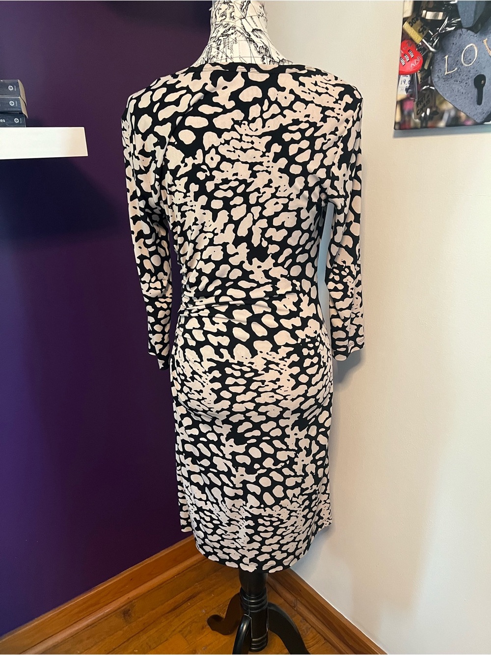 Calvin Klein Black and Cream Animal-Print Long Sleeve Dress - Picture 6 of 8